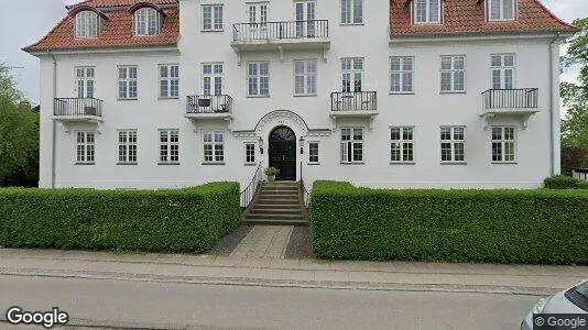 Lejligheder til salg i Charlottenlund - Foto fra Google Street View