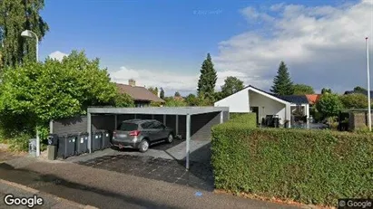 Lejligheder til salg i Taastrup - Foto fra Google Street View Lejligheder til salg i Taastrup - Foto fra Google Street View