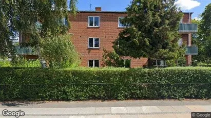 Lejligheder til salg i Charlottenlund - Foto fra Google Street View Lejligheder til salg i Charlottenlund - Foto fra Google Street View