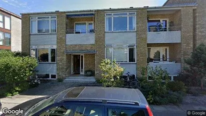 Lejligheder til salg i Charlottenlund - Foto fra Google Street View Lejligheder til salg i Charlottenlund - Foto fra Google Street View