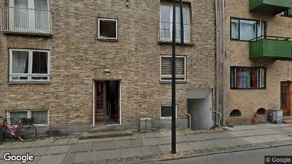 Lejligheder til salg i Charlottenlund - Foto fra Google Street View Lejligheder til salg i Charlottenlund - Foto fra Google Street View