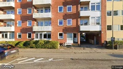 Lejligheder til salg i Charlottenlund - Foto fra Google Street View Lejligheder til salg i Charlottenlund - Foto fra Google Street View
