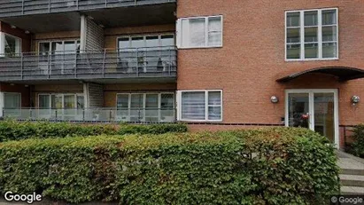Lejligheder til salg i Charlottenlund - Foto fra Google Street View Lejligheder til salg i Charlottenlund - Foto fra Google Street View